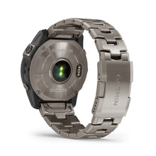 Carica l&#39;immagine nel visualizzatore di Gallery, Smartwatch Garmin Quatix 7X Sapphire Solar GPS Multisport Nautico Cardio Titanio Cinturino Titanium
